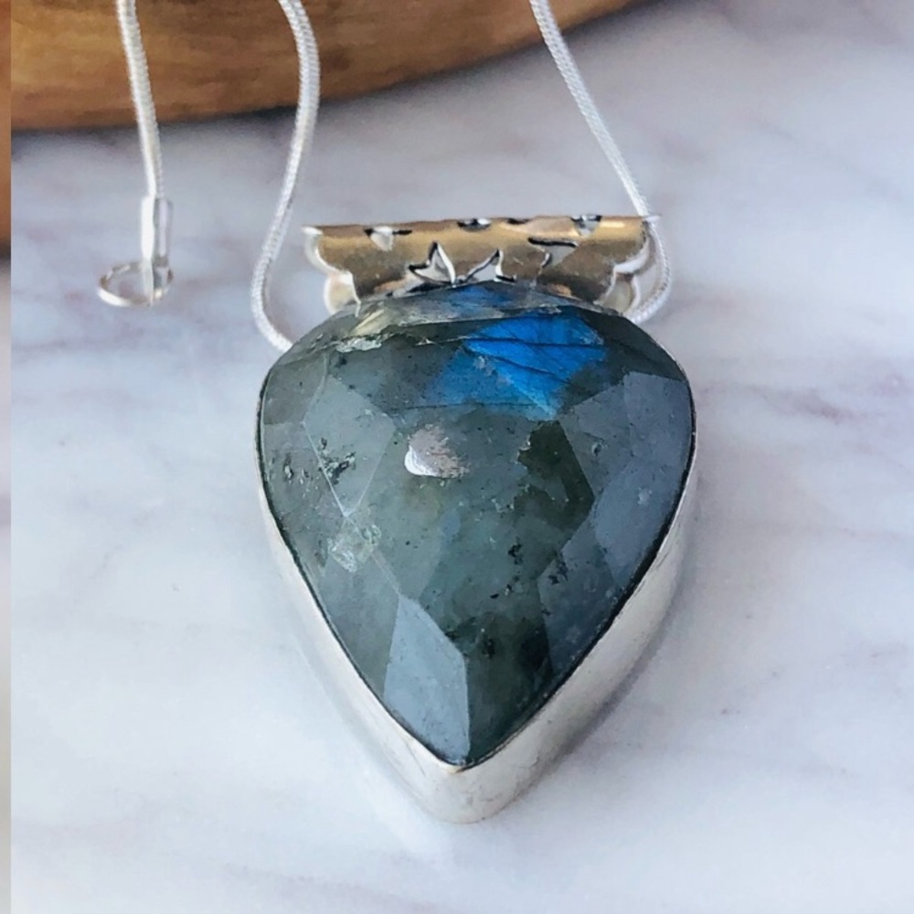 Silver Plated Green Blue Pear Shape Labradorite Boho Necklace